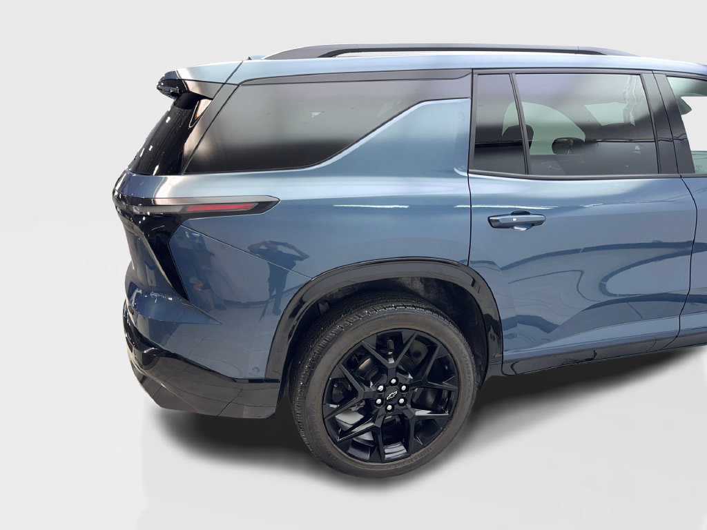 Used 2024 Chevrolet Traverse RS FWD image 17