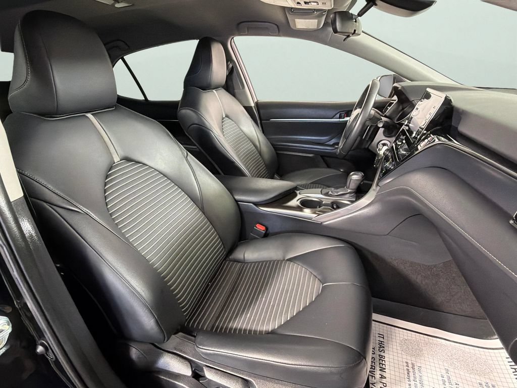Used 2021 Toyota Camry SE FWD image 32
