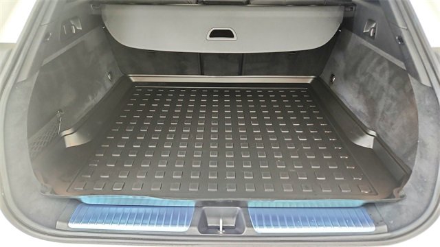 Used 2023 Mercedes-Benz EQE 500 4MATIC SUV w/ Exclusive Trim Package image 15