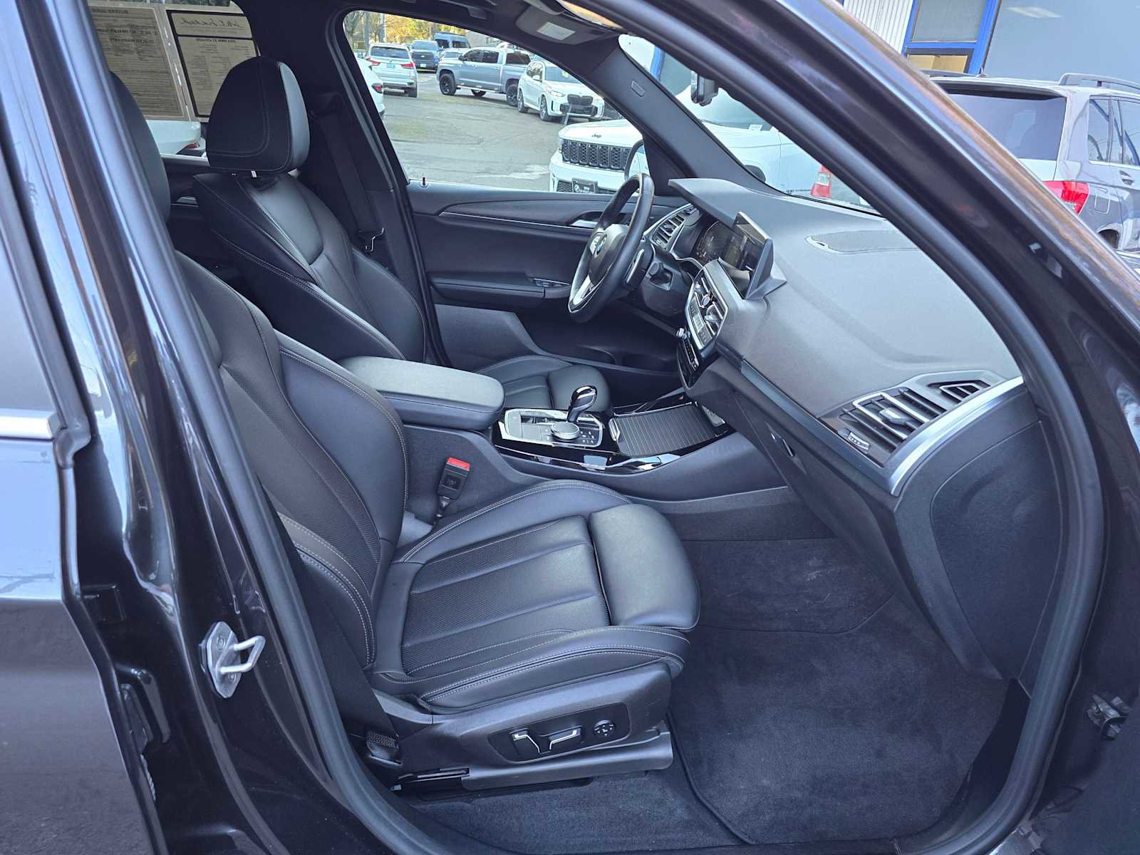 Used 2024 BMW X3 xDrive30i image 11
