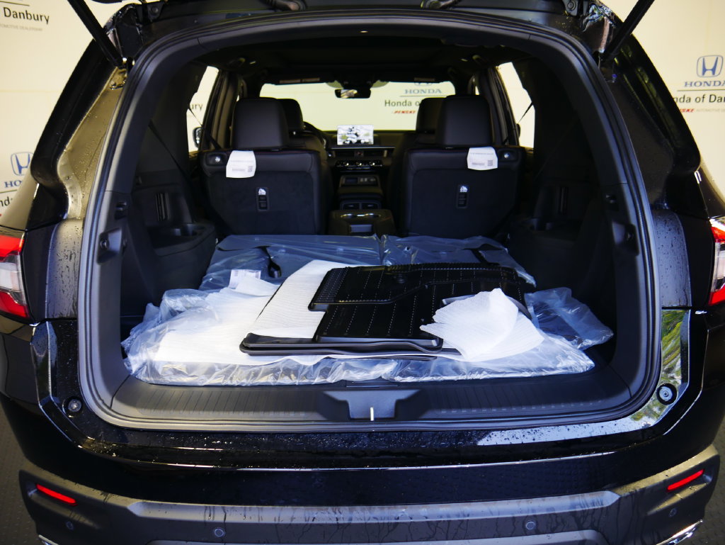 New 2026 Honda Pilot Black Edition image 9