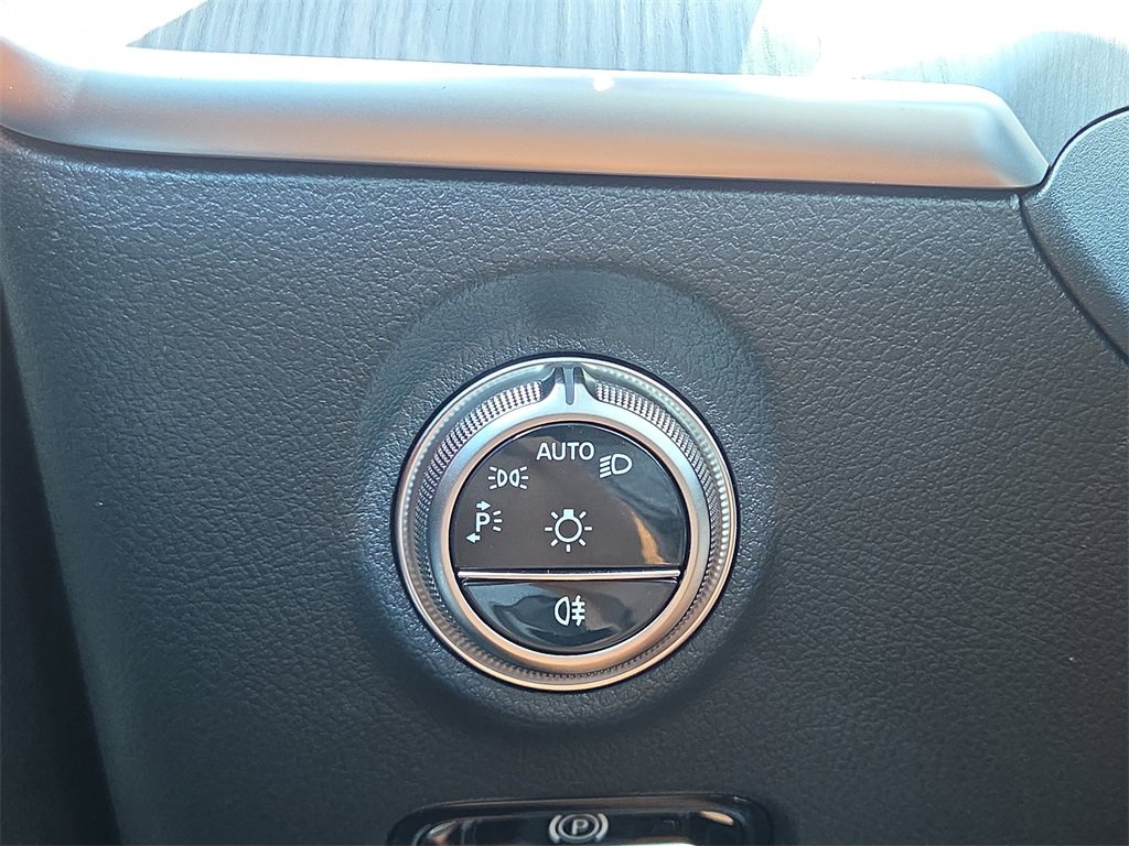 New 2025 Mercedes-Benz C 300 4MATIC Sedan image 26