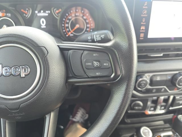 Certified 2025 Jeep Wrangler Sport AWD/4WD image 16