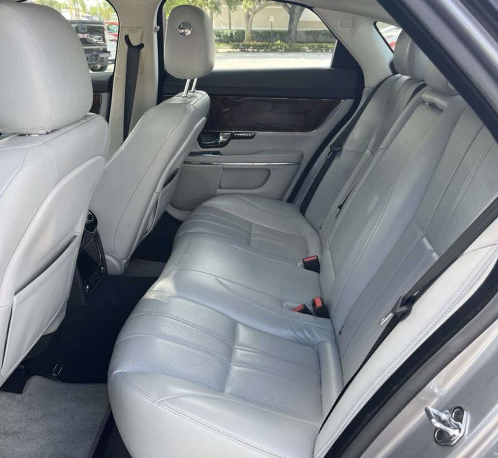 Used 2012 Jaguar XJ image 3