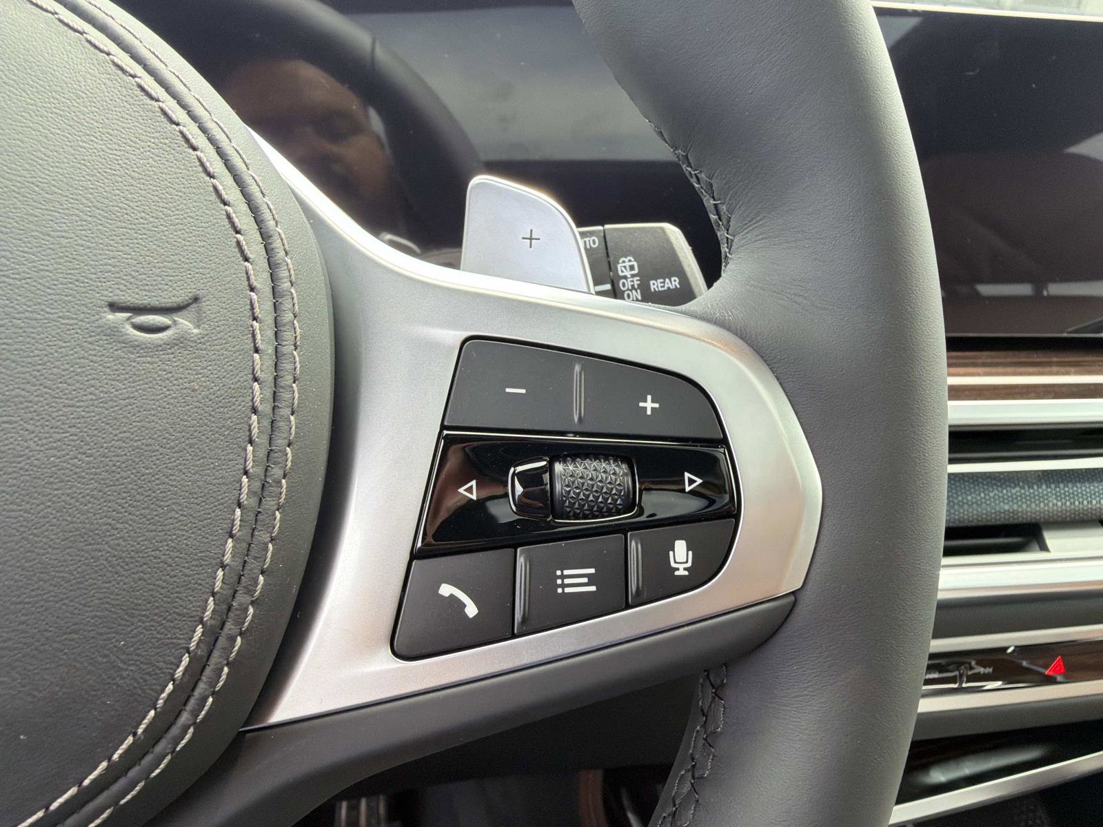 New 2026 BMW X7 xDrive40i w/ M Sport Package image 17