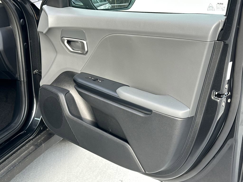 New 2025 Kia K4 LXS image 11
