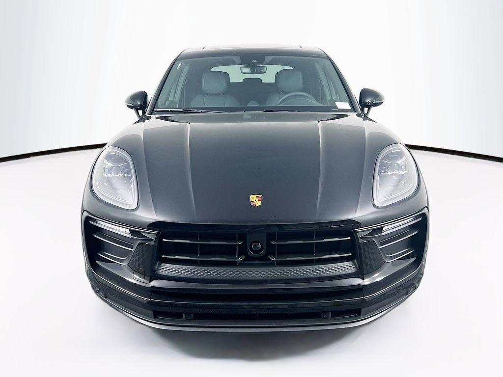 Certified 2026 Porsche Macan AWD/4WD image 6
