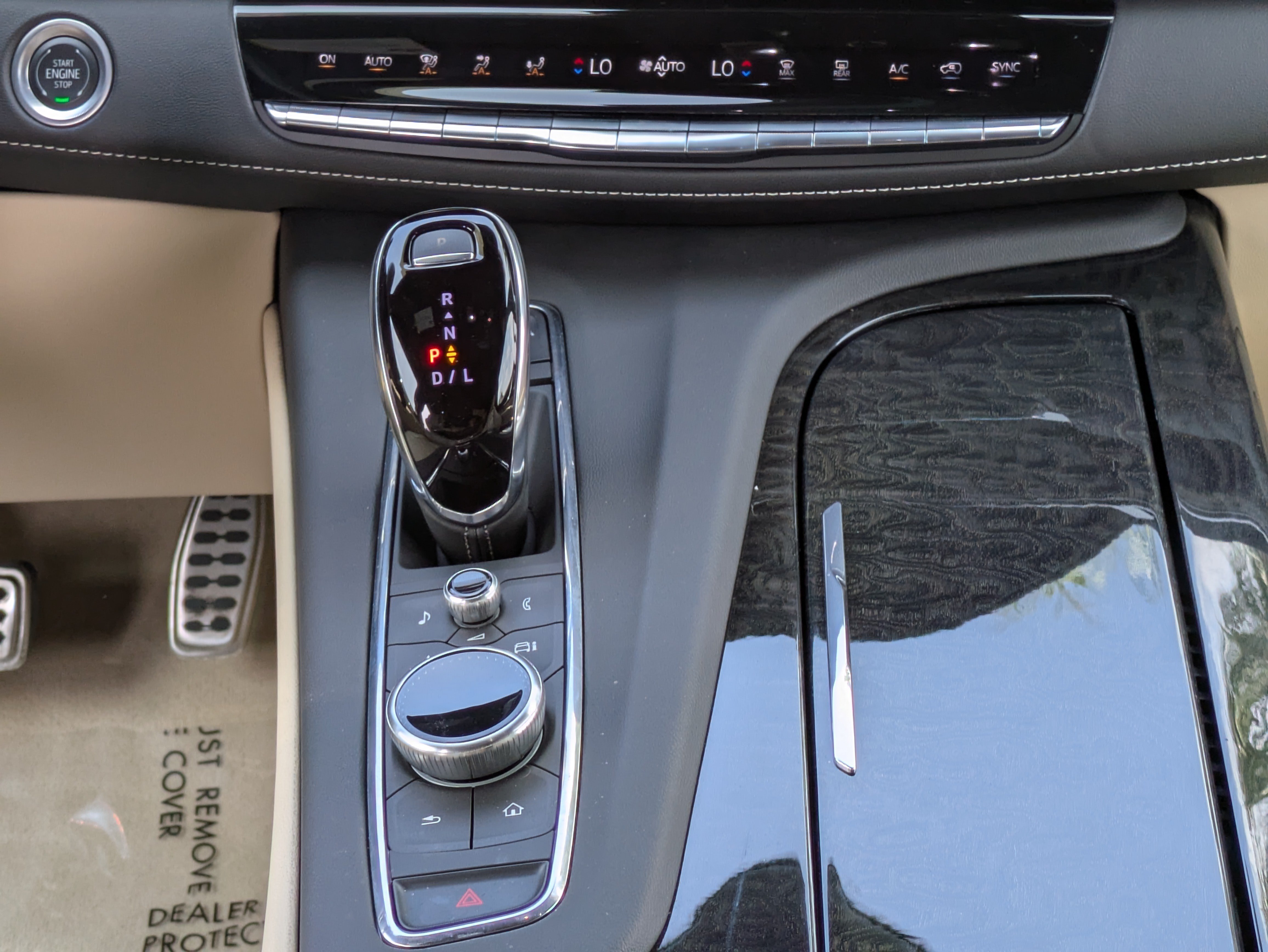 Certified 2024 Cadillac Escalade Premium Luxury w/ Performance Package AWD/4WD image 18