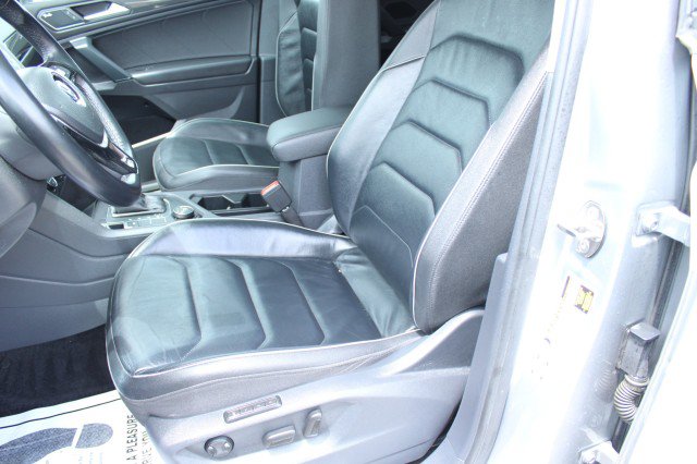 Used 2019 Volkswagen Tiguan SEL Premium w/ 3rd Row Seat Package AWD/4WD image 11