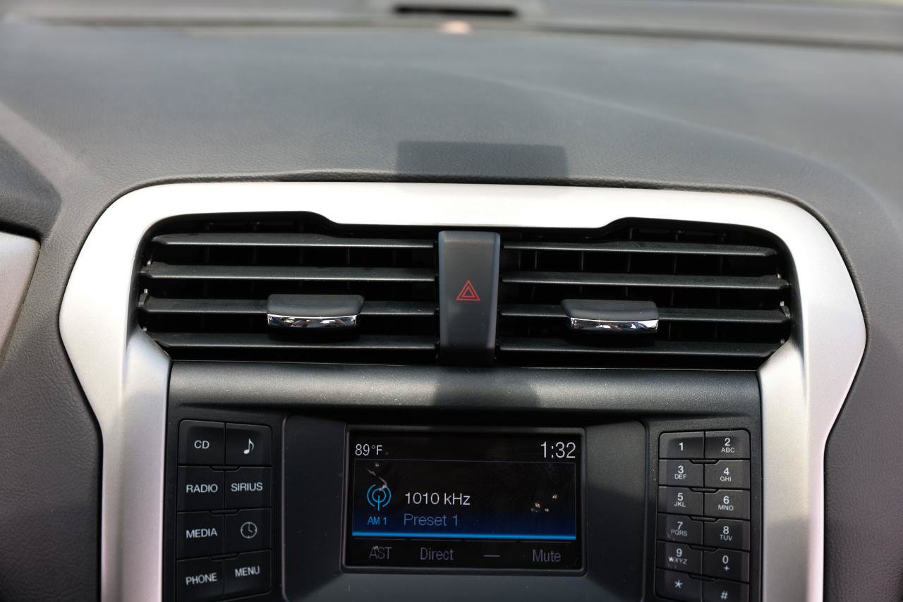 Used 2014 Ford Fusion SE w/ Equipment Group 202A FWD image 32
