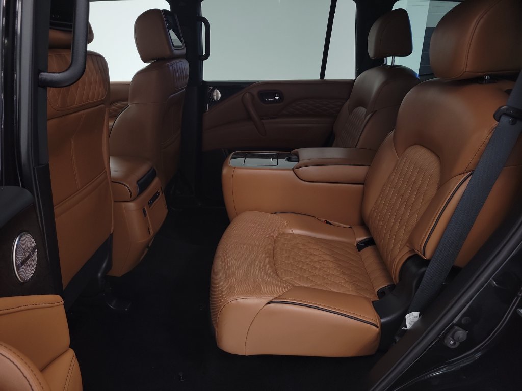 Used 2023 INFINITI QX80 Sensory w/ All-Season Package AWD/4WD image 24