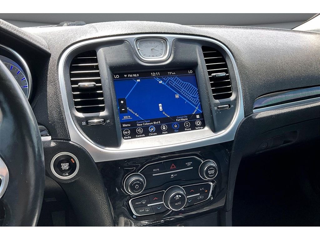 Used 2020 Chrysler 300 Limited RWD image 9