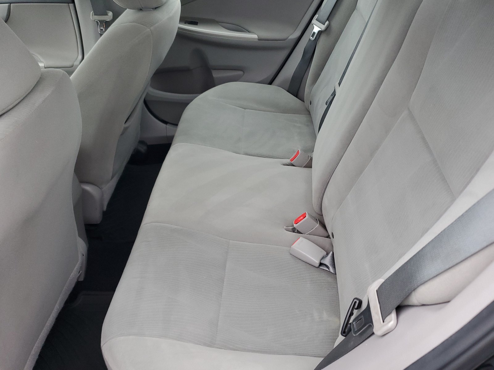 Used 2013 Toyota Corolla LE FWD image 12