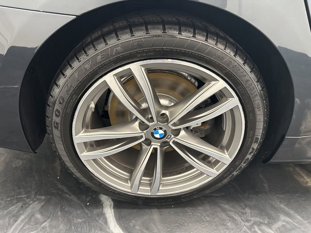 Used 2019 BMW 740i xDrive w/ M Sport Package image 33