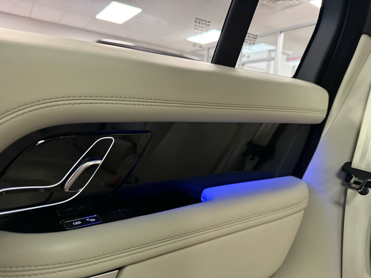 Used 2019 Land Rover Range Rover HSE image 31
