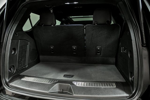 Used 2021 GMC Yukon Denali w/ Denali Premium Package image 8