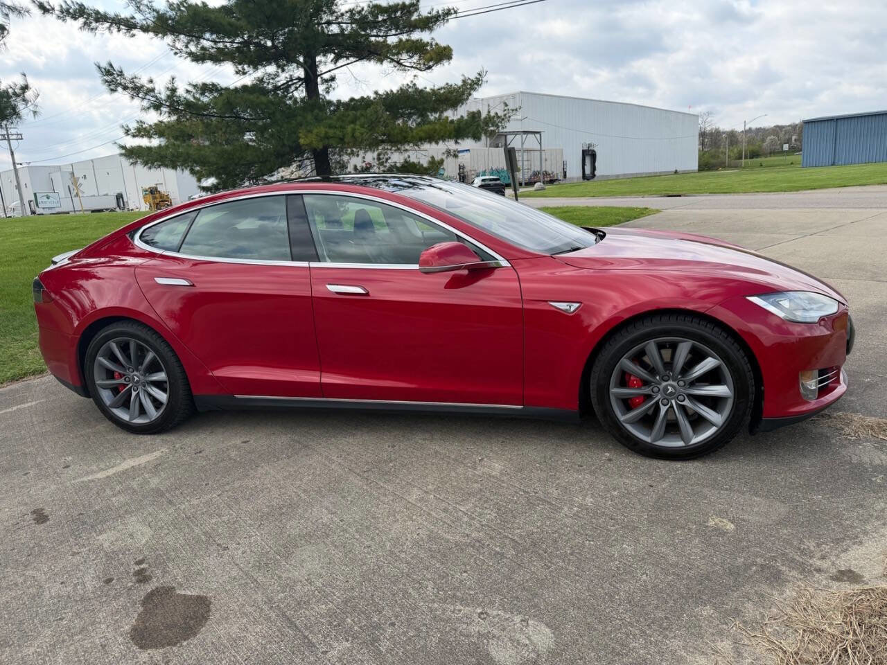 Used 2014 Tesla Model S P85 image 4