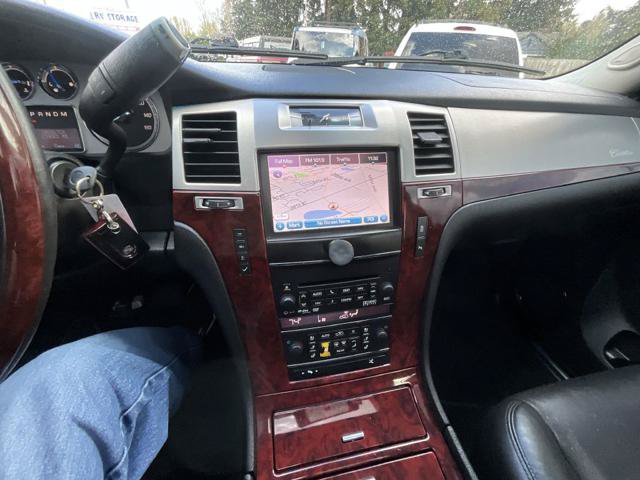 Used 2014 Cadillac Escalade Premium AWD/4WD image 12