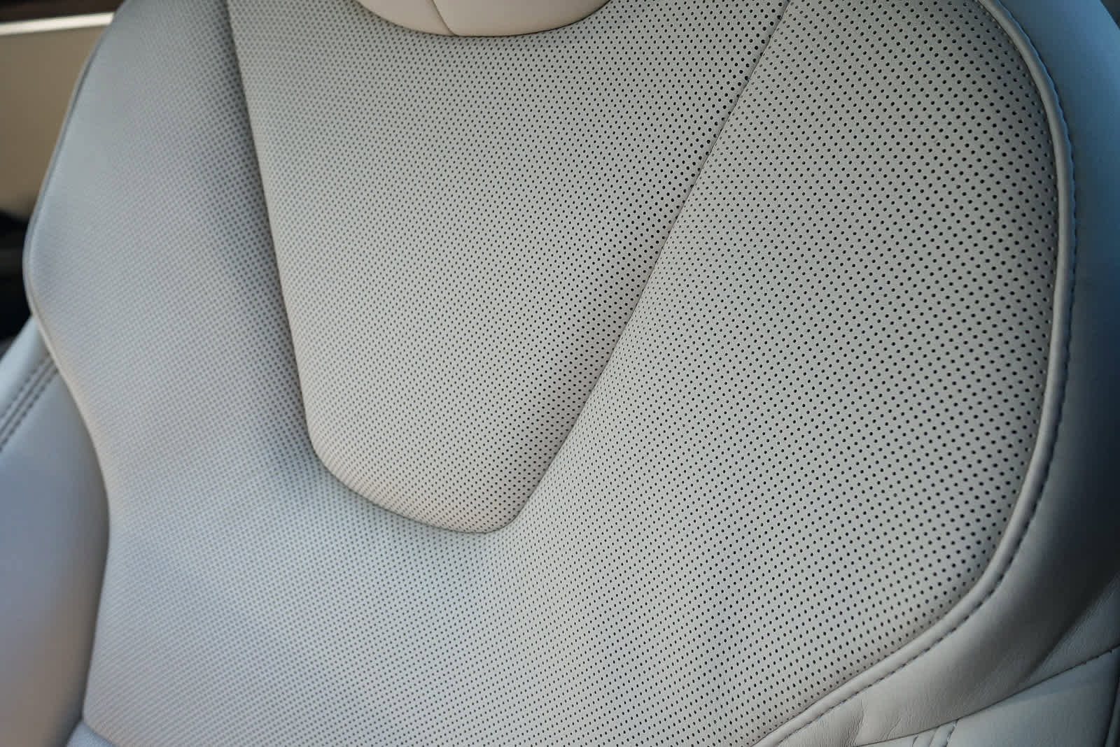 Used 2022 Tesla Model S AWD/4WD image 17