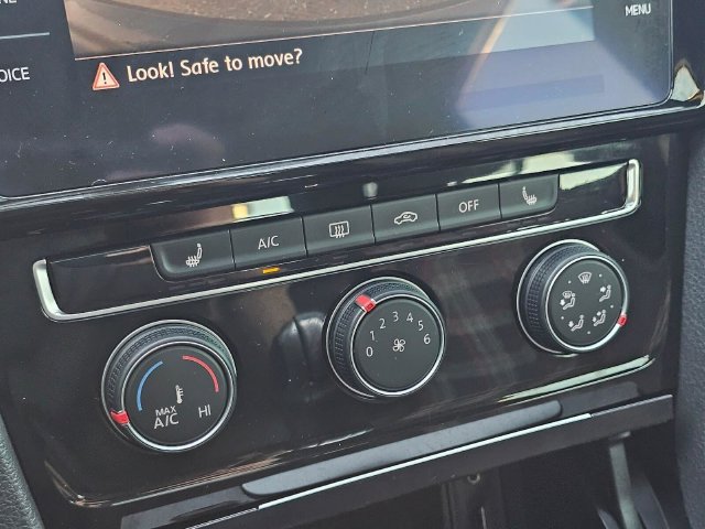 Used 2018 Volkswagen GTI SE FWD image 29