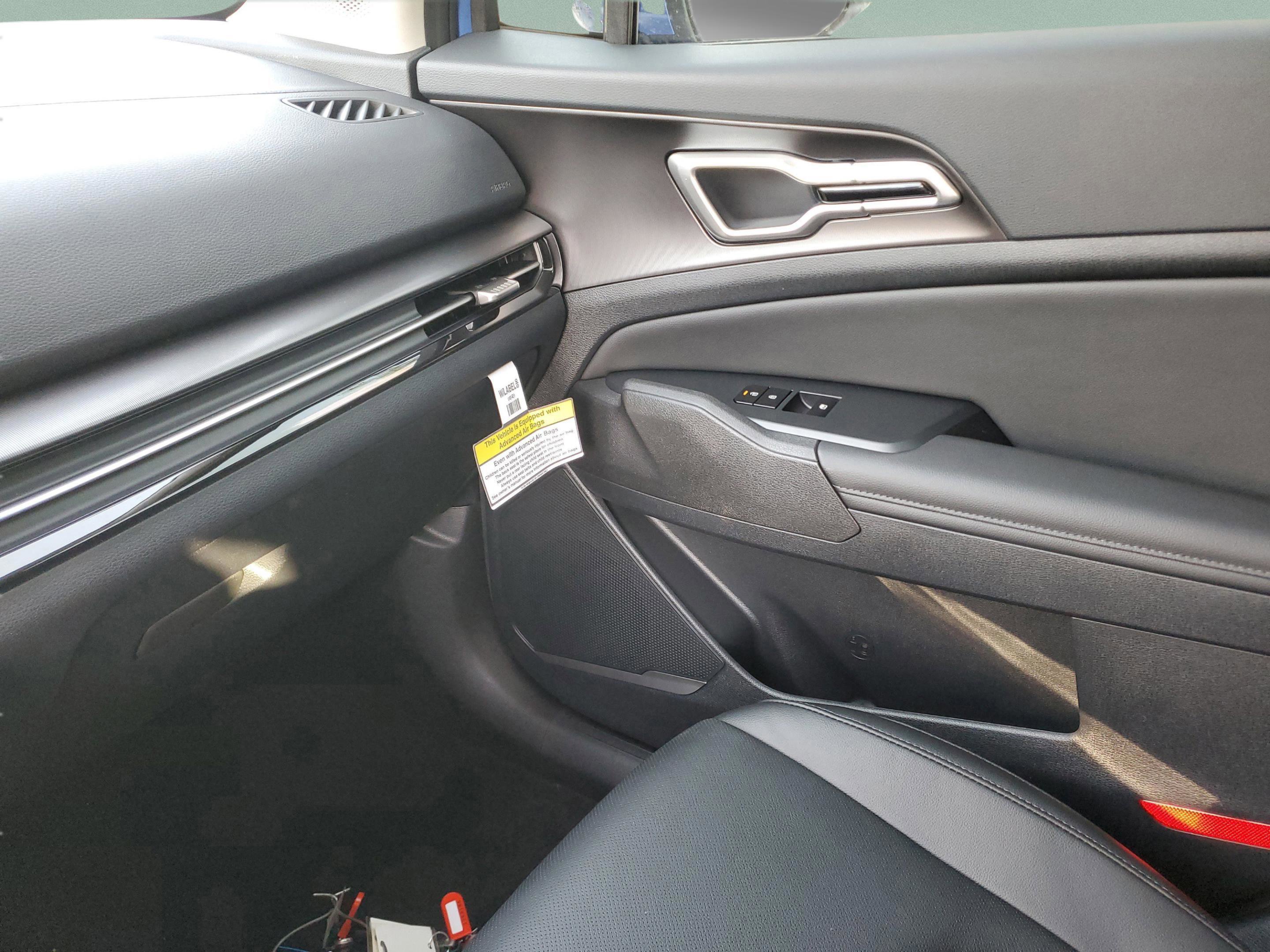 New 2026 Kia Sportage EX w/ EX Panorama Roof Package image 15