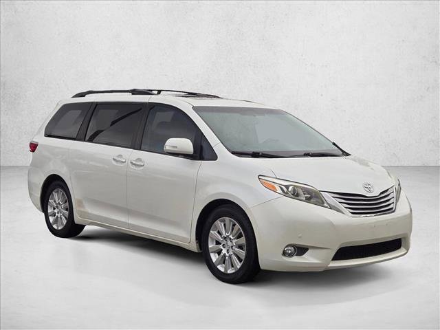Used 2015 Toyota Sienna Limited video 3