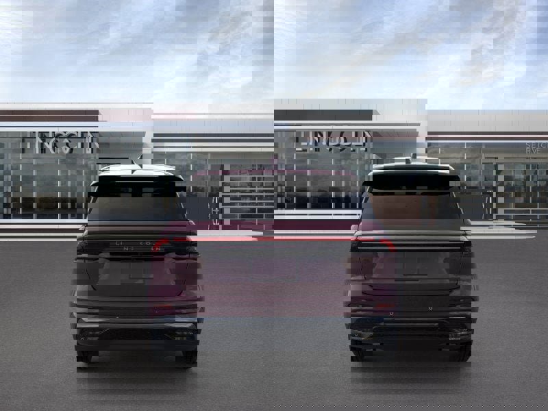 New 2025 Lincoln Nautilus Premier image 5