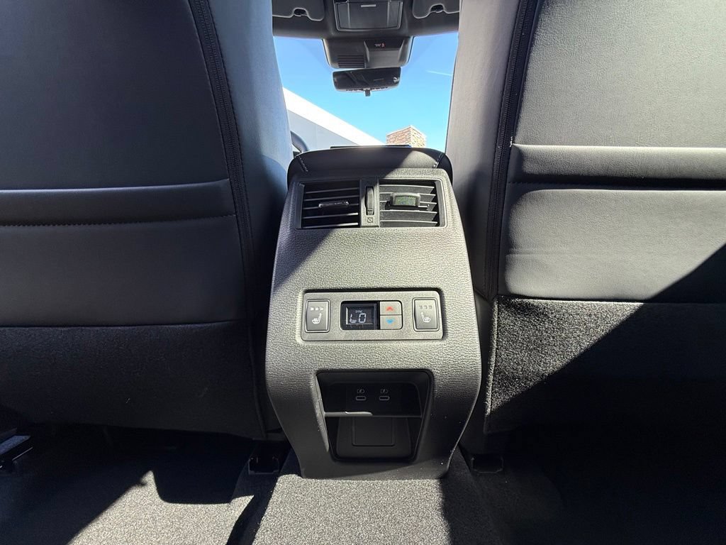 New 2026 Mitsubishi Outlander SEL Black Edition FWD image 40