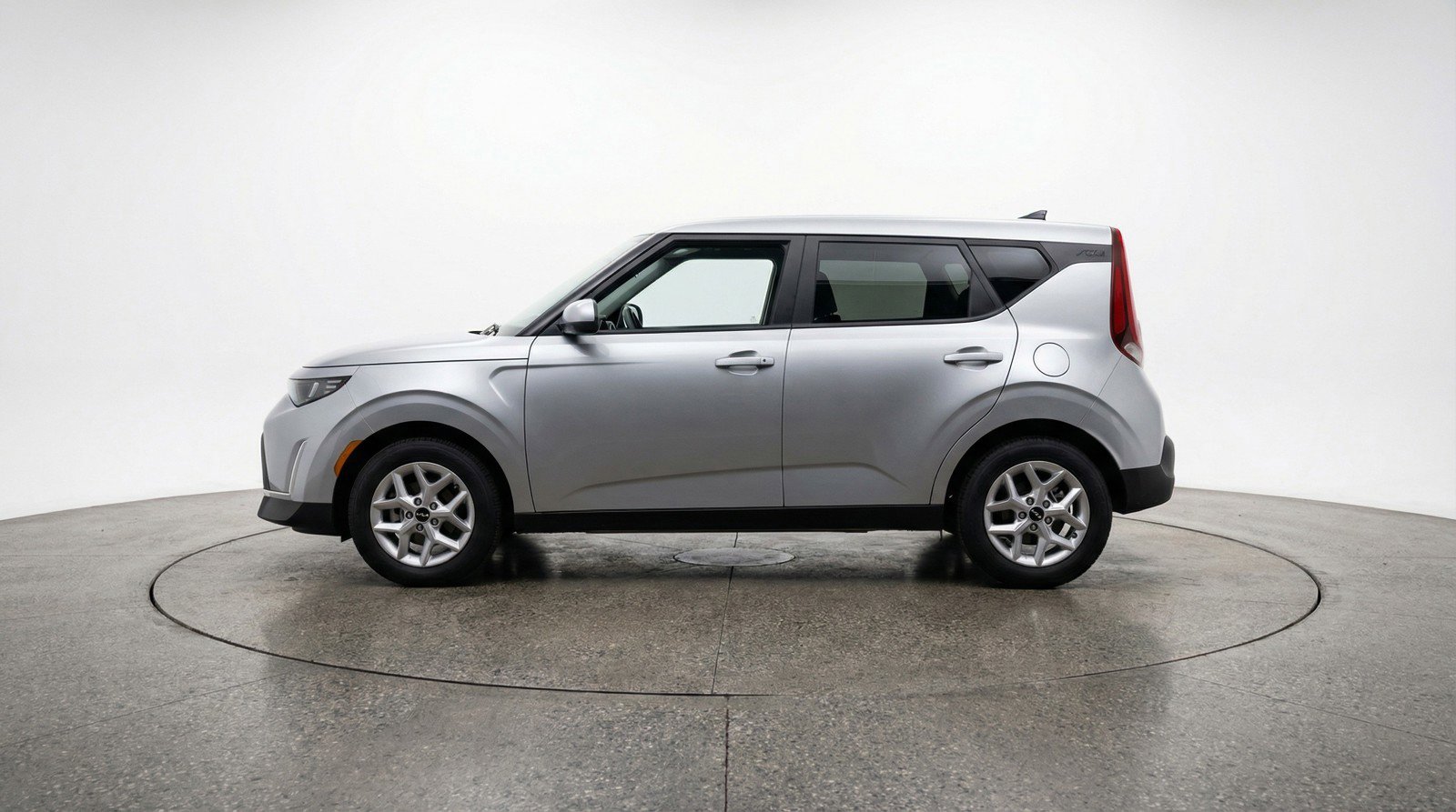 Used 2025 Kia Soul LX w/ LX Technology Package image 5