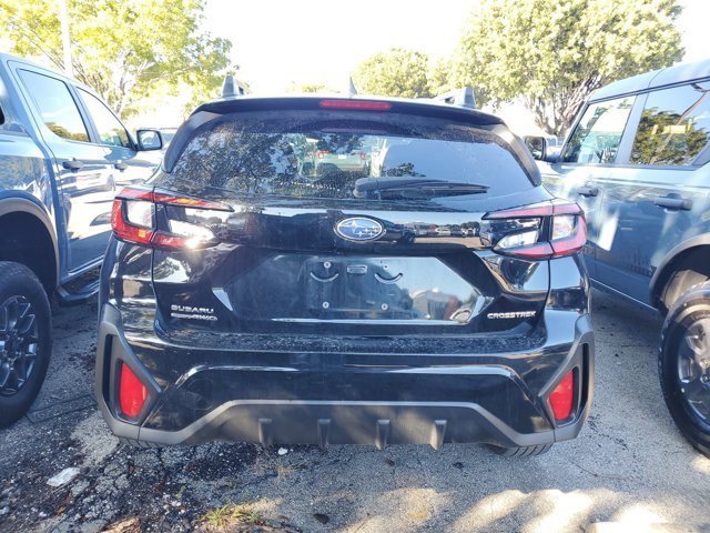 Used 2024 Subaru Crosstrek 2.0i Premium image 4