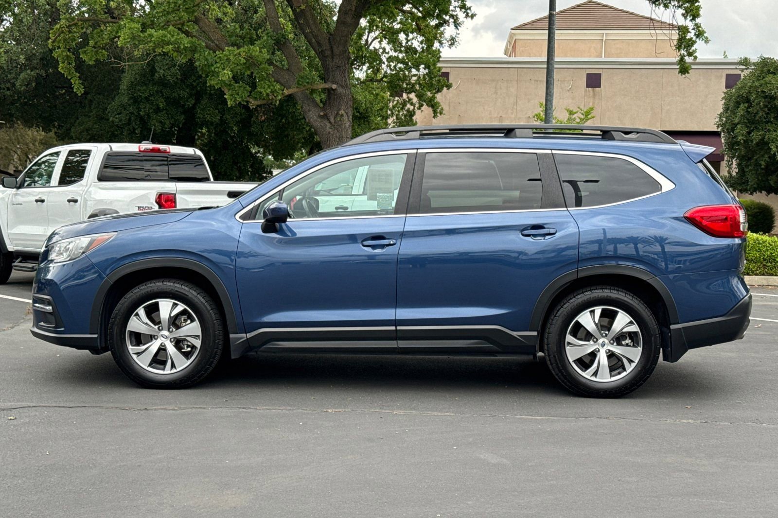 Used 2022 Subaru Ascent Premium w/ Convenience Package AWD/4WD image 6