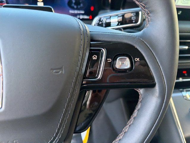 New 2026 Lincoln Aviator AWD w/ Jet Appearance Package image 30