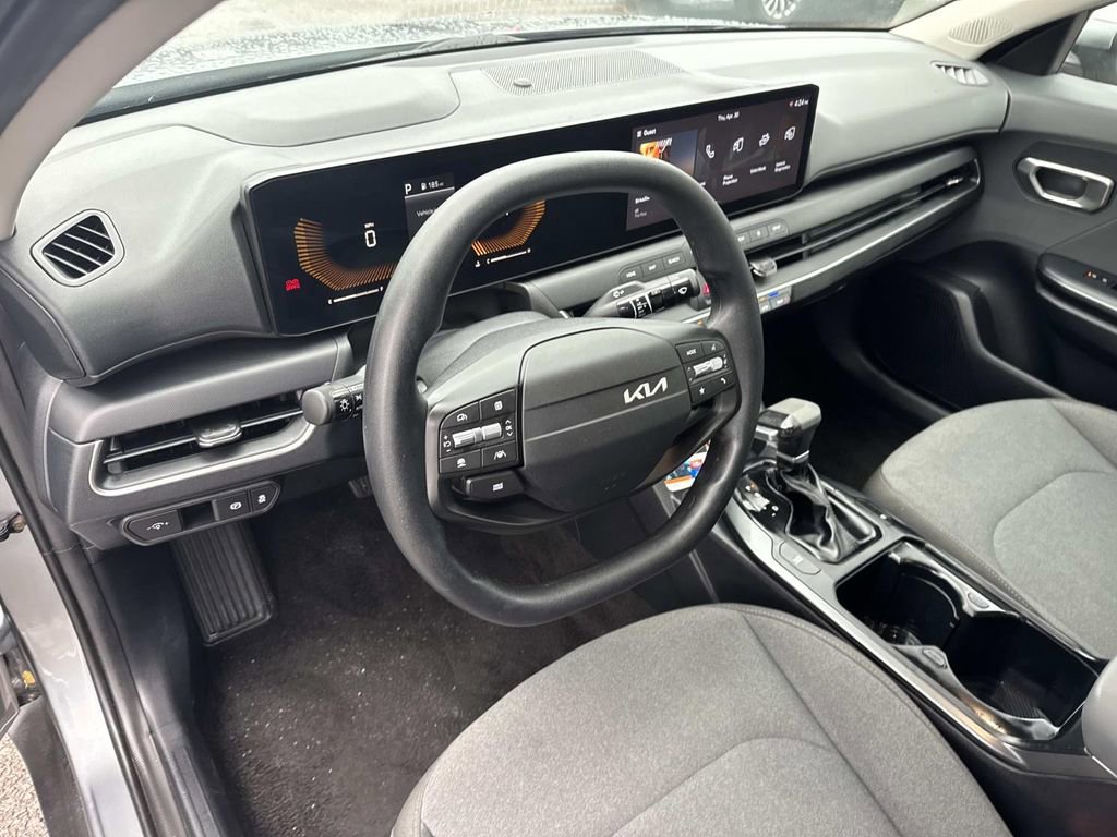 Used 2025 Kia K4 FWD image 17