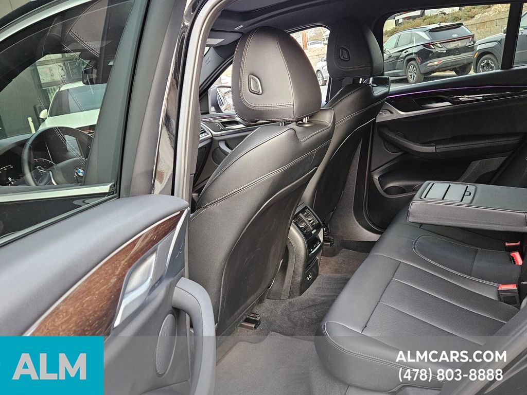 Used 2025 BMW X4 xDrive30i image 14