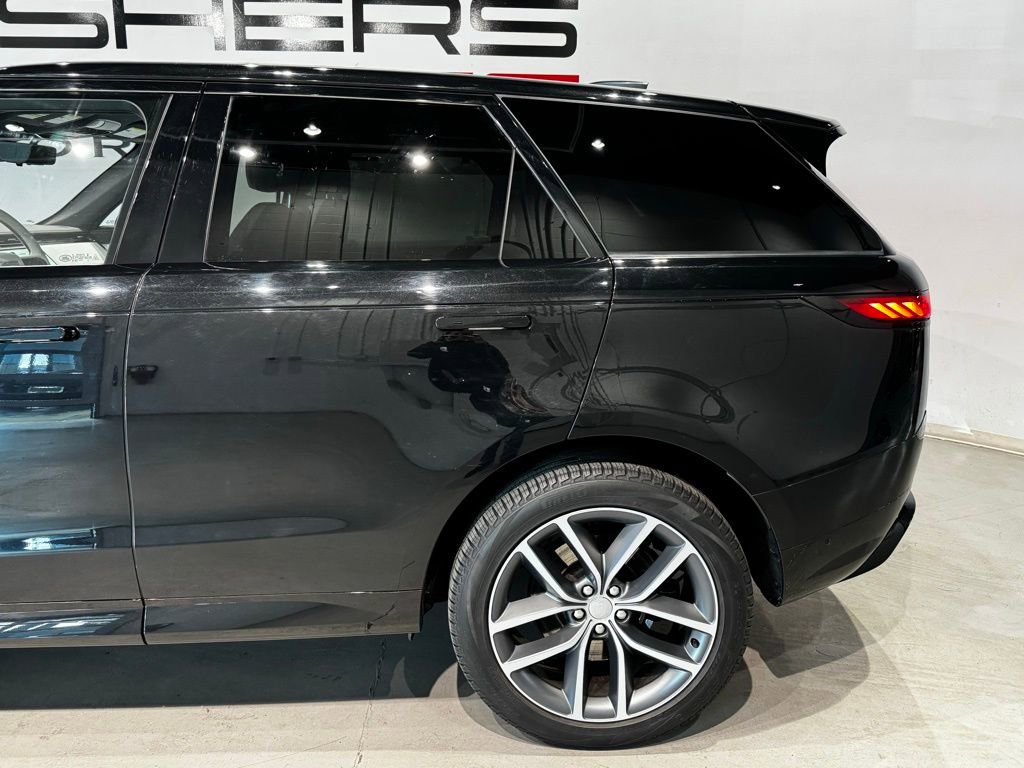 Used 2023 Land Rover Range Rover Sport First Edition image 6