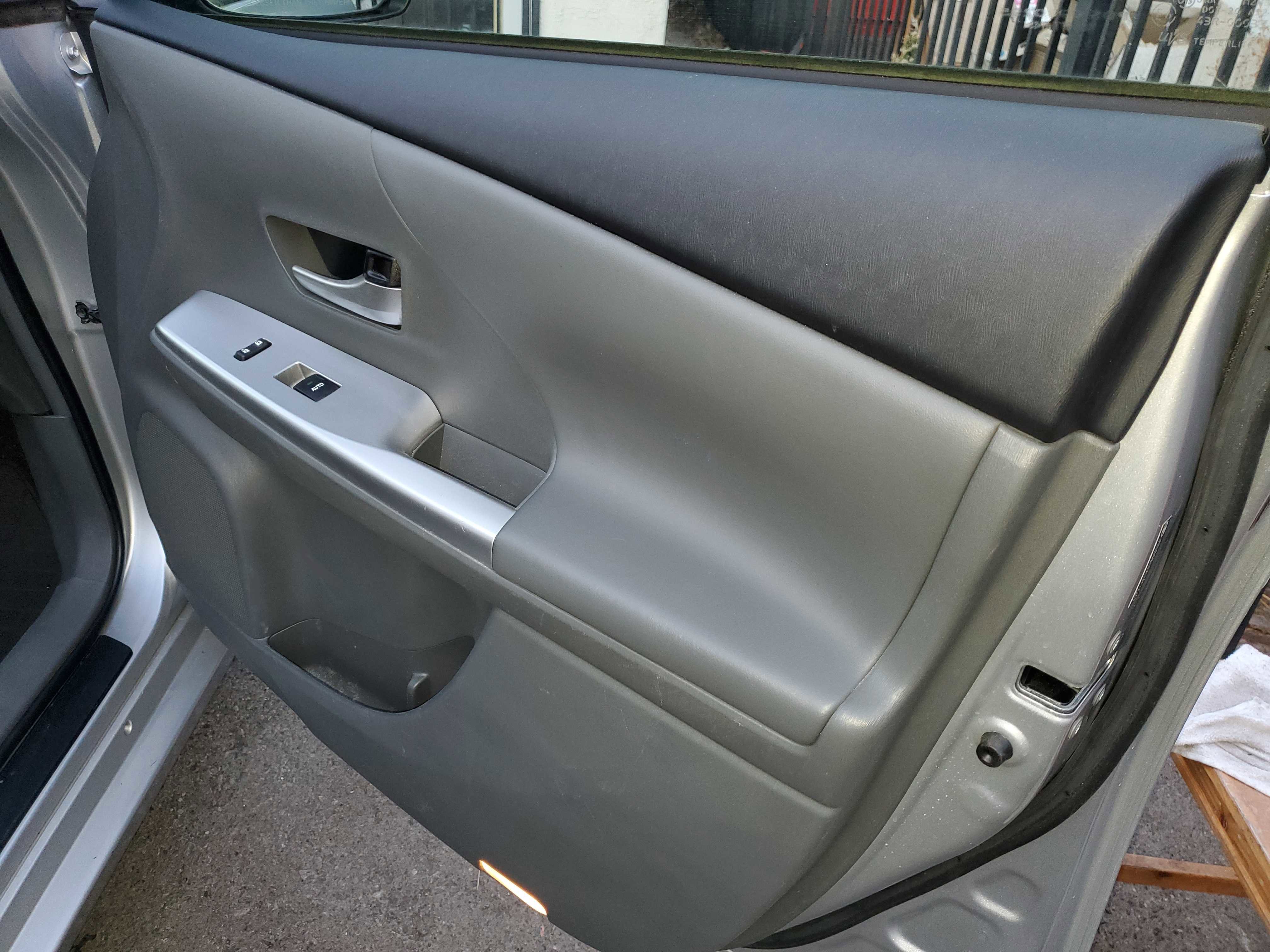 Used 2012 Toyota Prius V Five FWD image 19