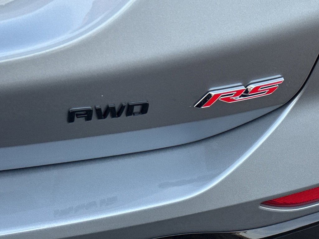 Used 2024 Chevrolet Equinox RS w/ LPO, Floor Liner Package image 8