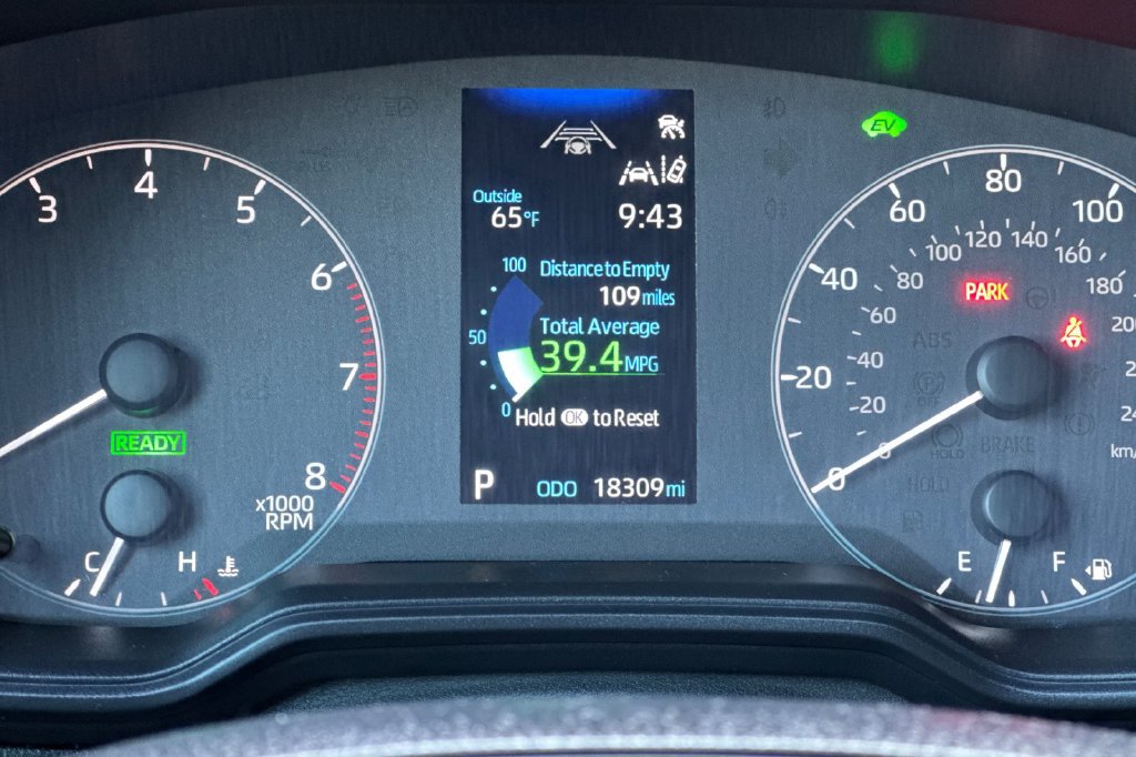 Certified 2025 Toyota Corolla Cross AWD Hybrid image 24
