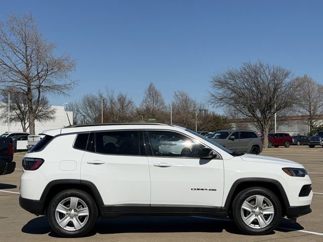 Used 2022 Jeep Compass Latitude image 3