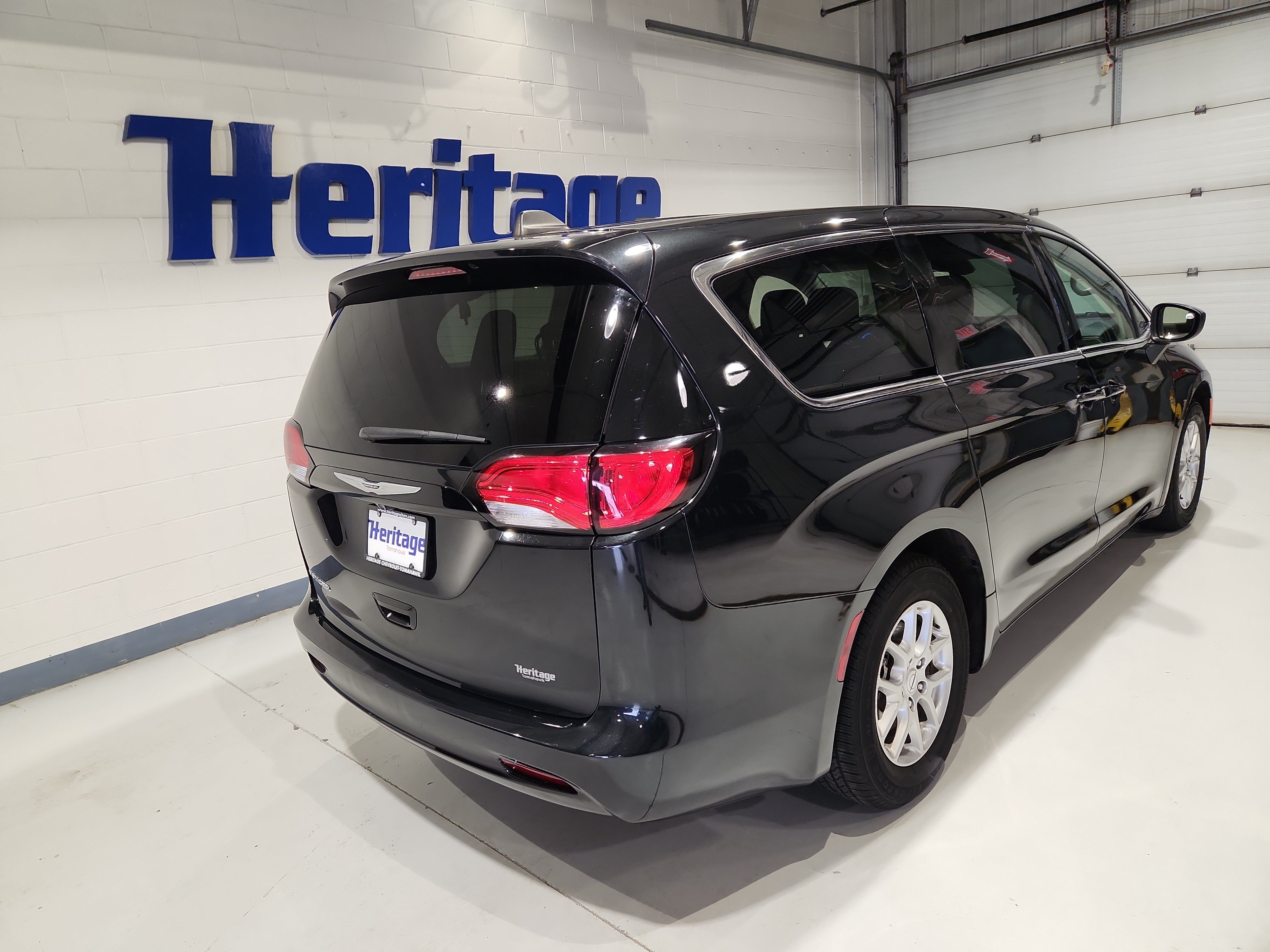 Used 2023 Chrysler Voyager LX FWD image 29