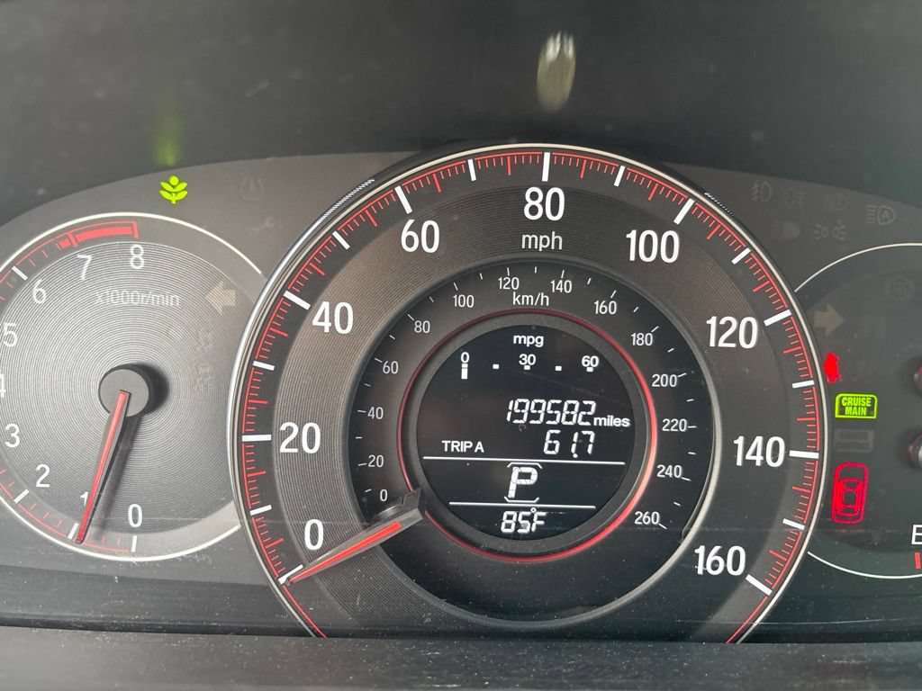 Used 2017 Honda Accord EX image 2
