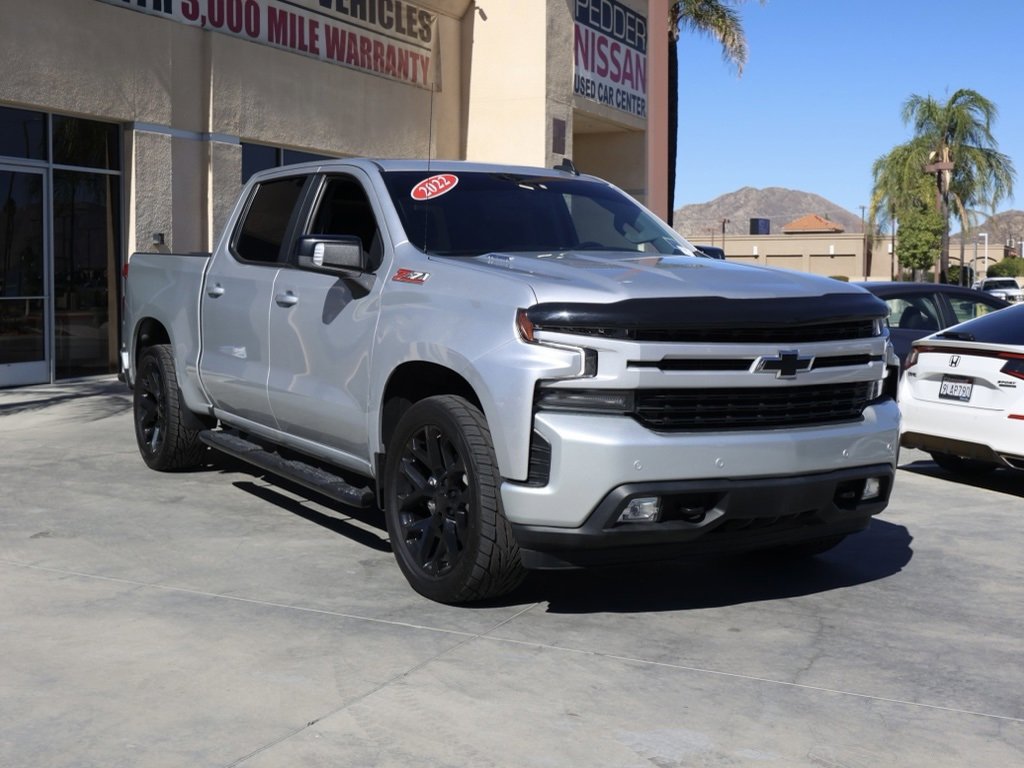 Used 2022 Chevrolet Silverado 1500 RST image 2
