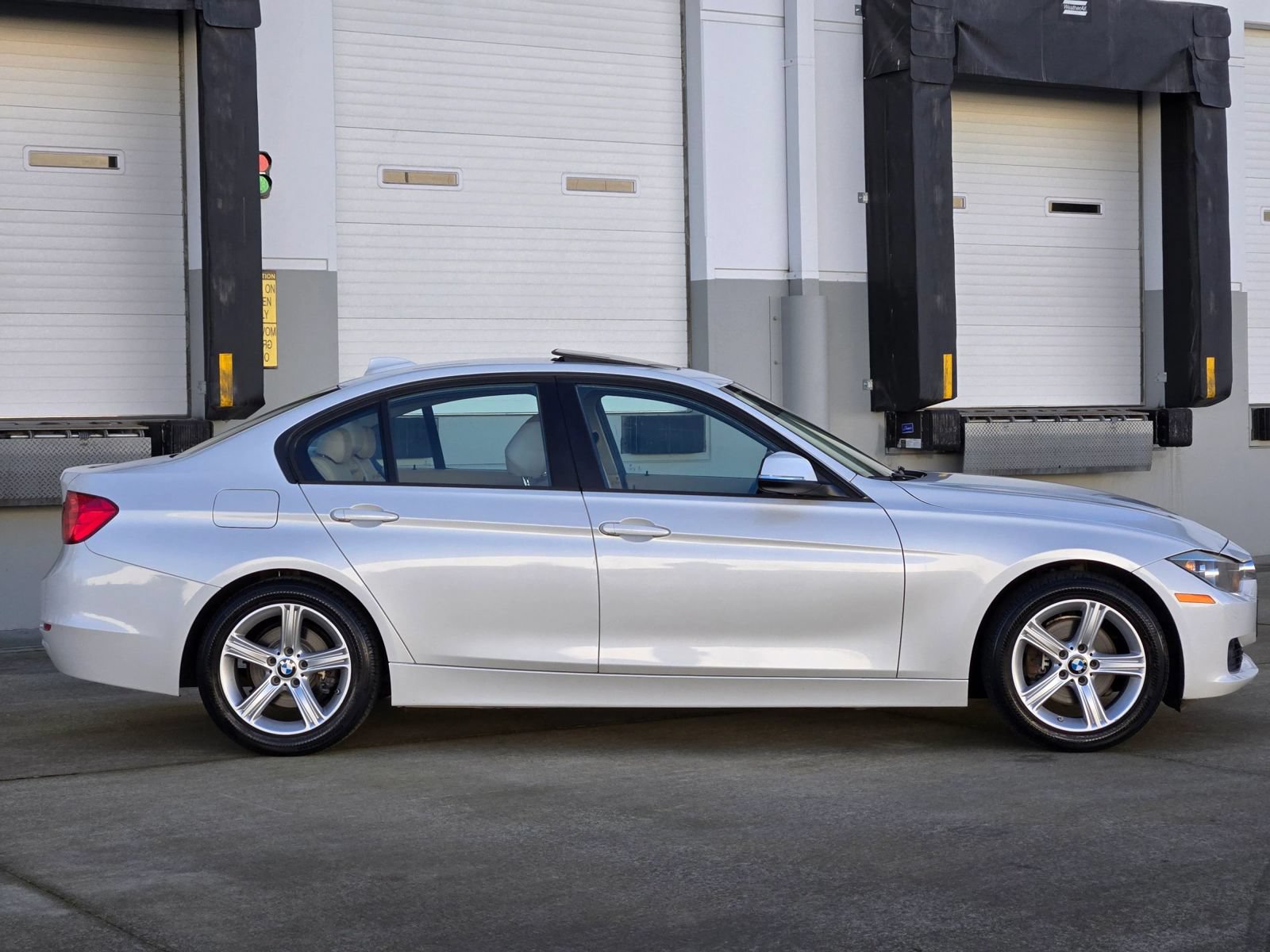 Used 2014 BMW 328i Sedan RWD image 9