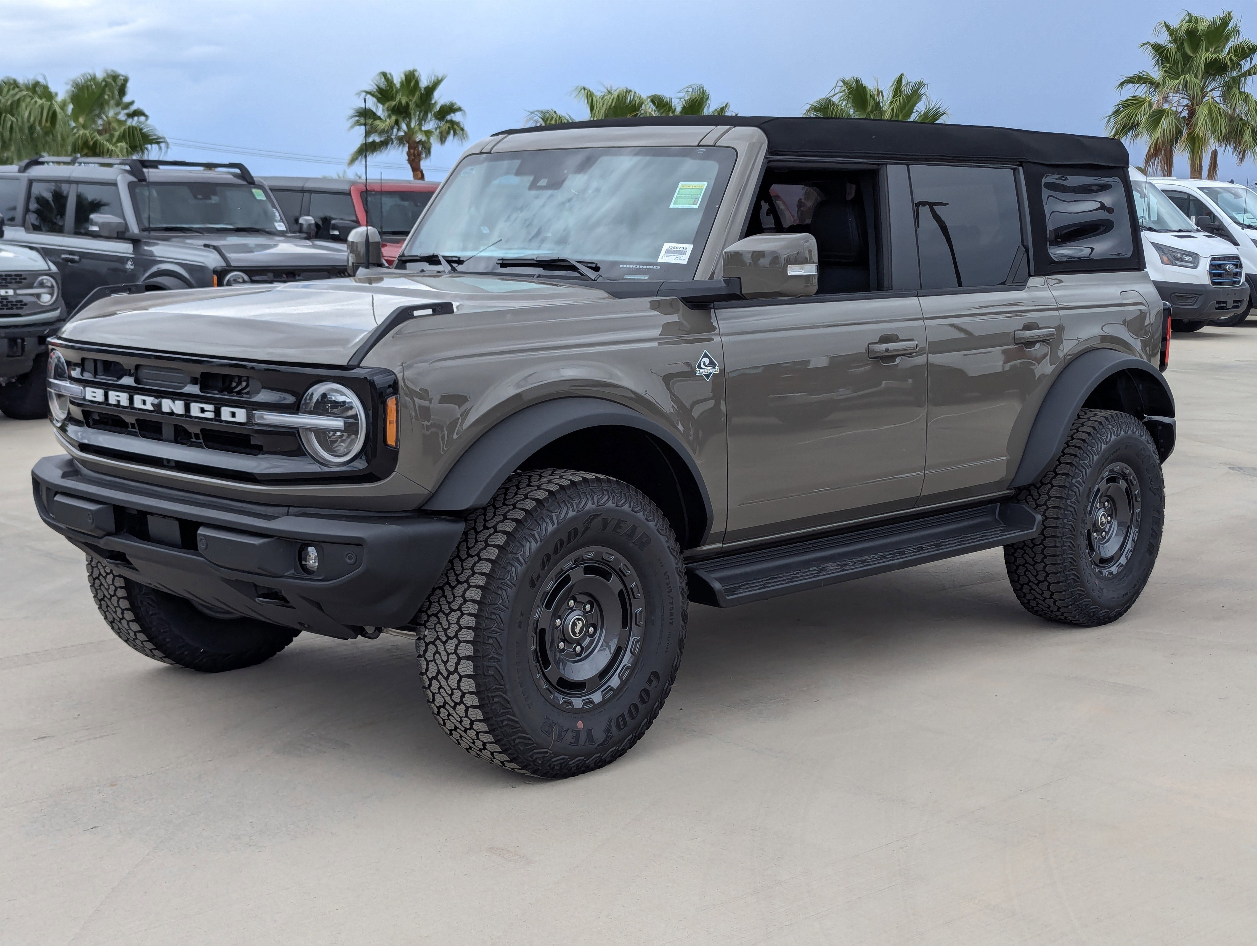 New 2025 Ford Bronco Outer Banks w/ Sasquatch Package image 5