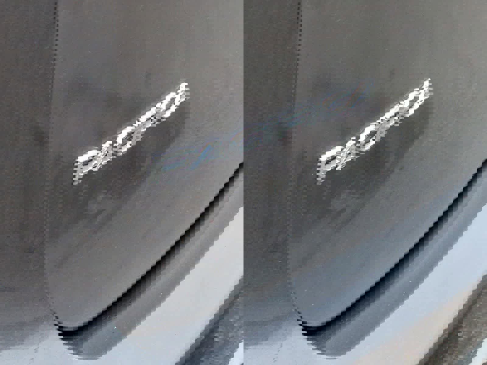 Used 2018 Chrysler Pacifica Limited w/ Tire & Wheel Group FWD image 13