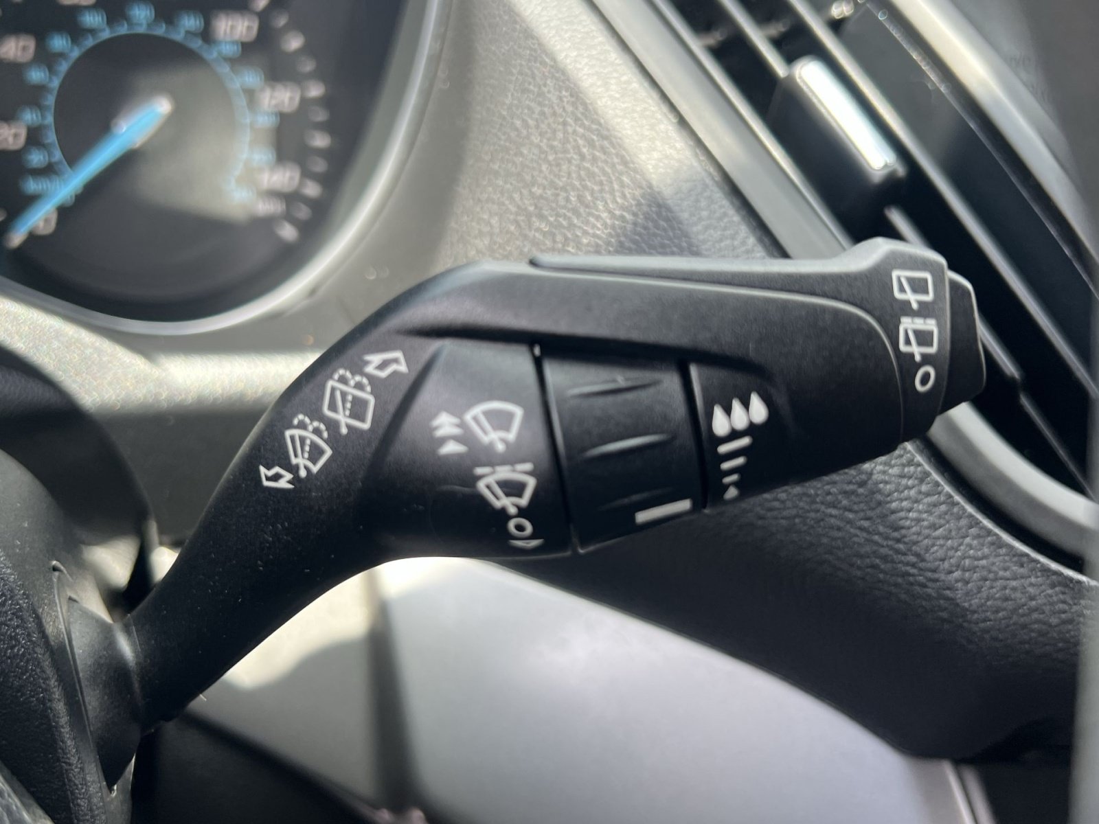 Used 2016 Ford Escape SE w/ Equipment Group 201A FWD image 34