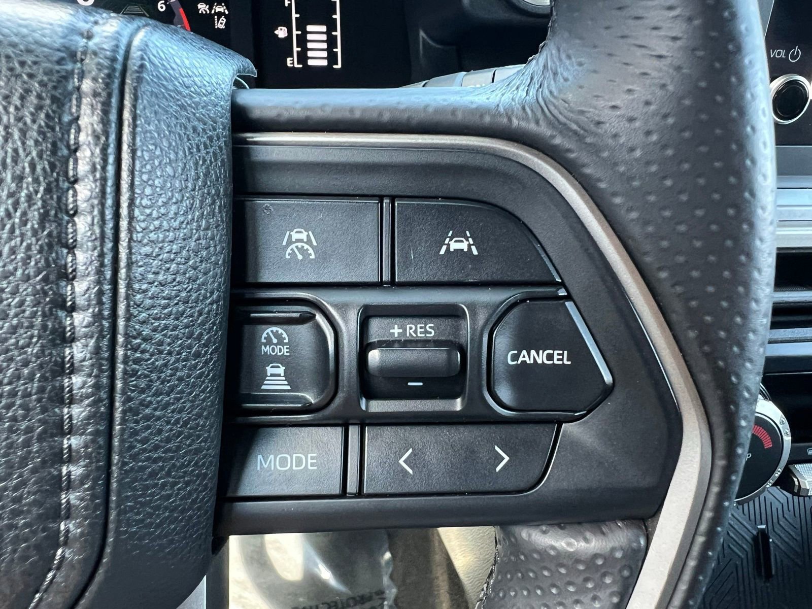 Used 2025 Toyota 4Runner SR5 image 33