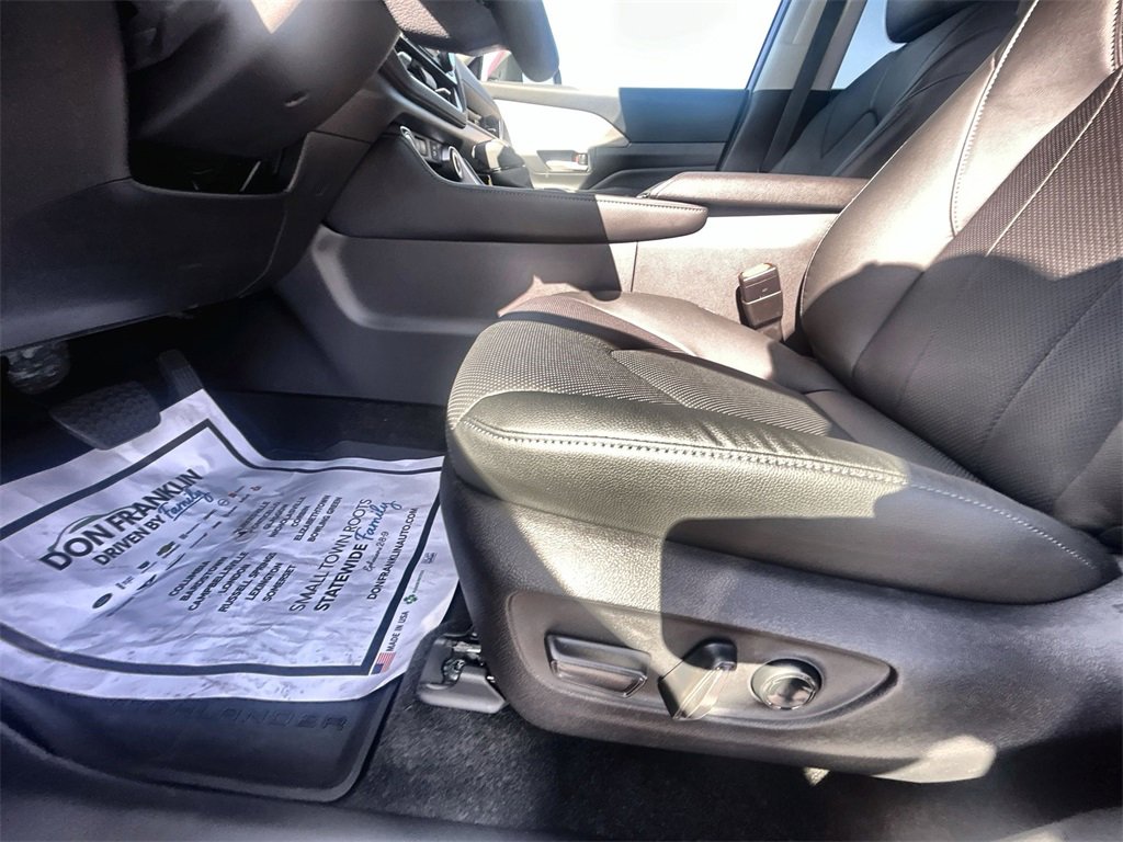 New 2026 Toyota Grand Highlander Limited image 18