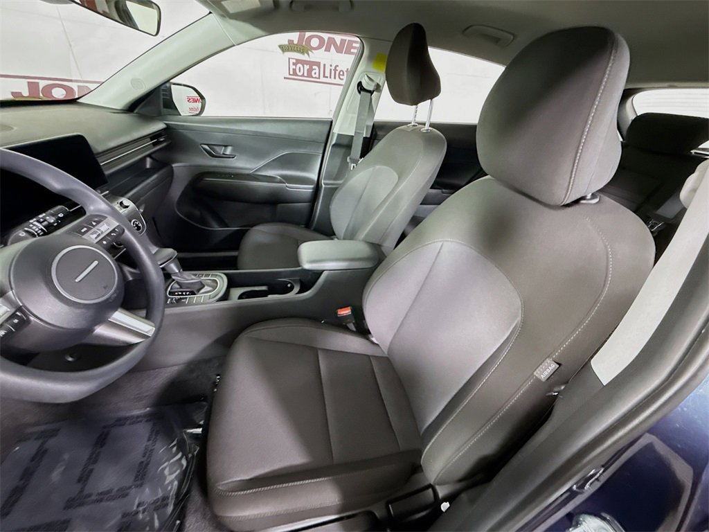 Certified 2025 Hyundai Kona SE image 26