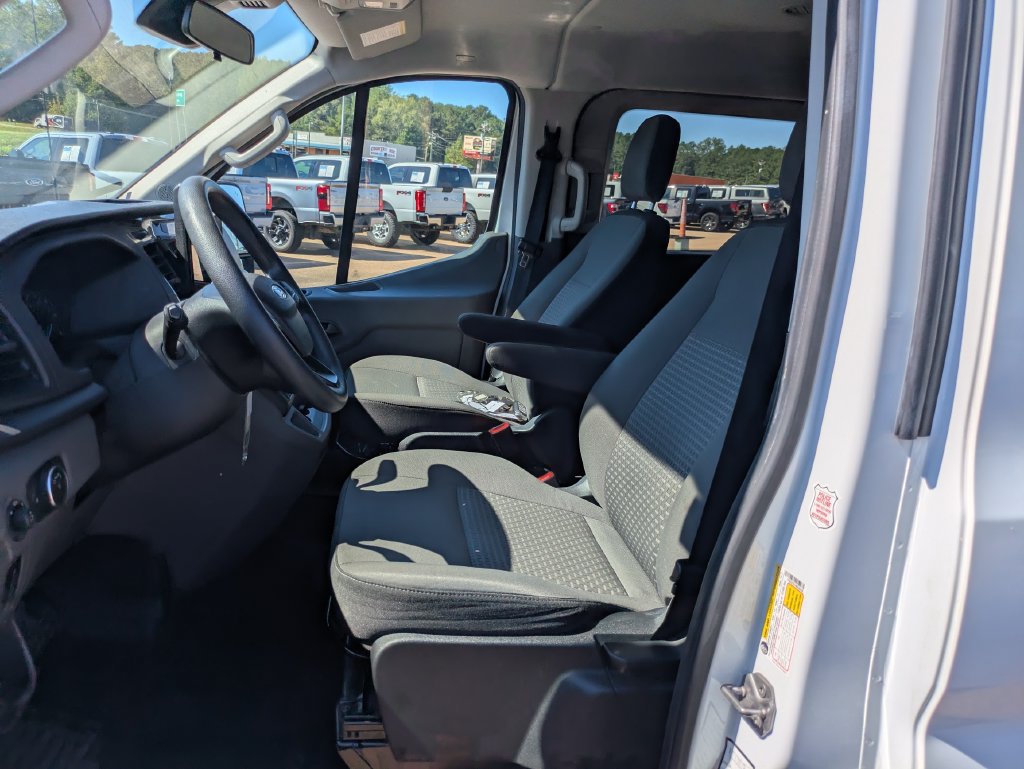 Used 2024 Ford Transit 350 XLT RWD image 4